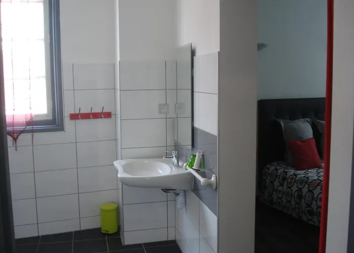 Izaxulo Bed & Breakfast *